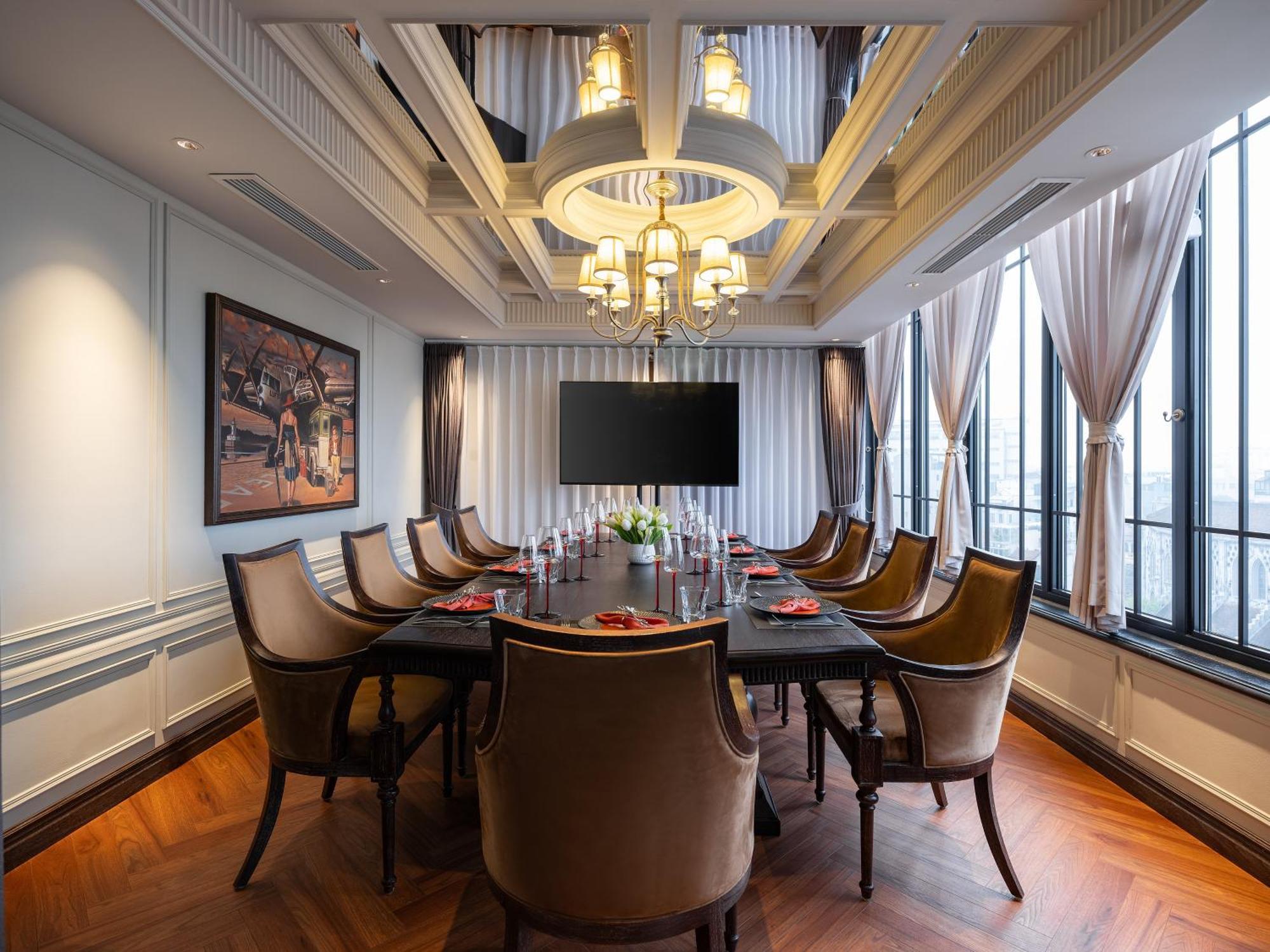 Grand Hotel Du Lac Hanoi Bagian luar foto The Club at The Landmark, Bangkok