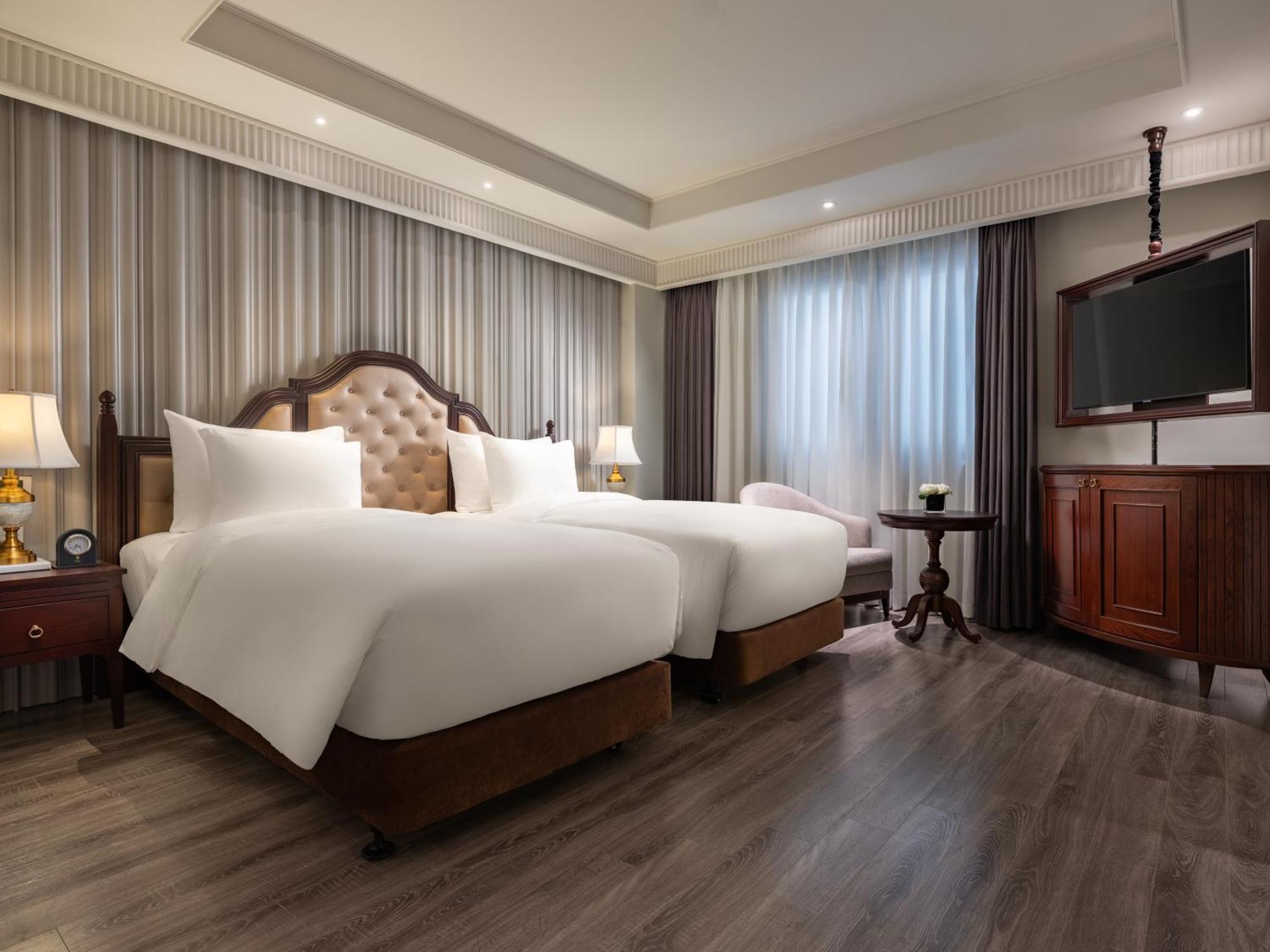 Grand Hotel Du Lac Hanoi Bagian luar foto Deluxe Suite