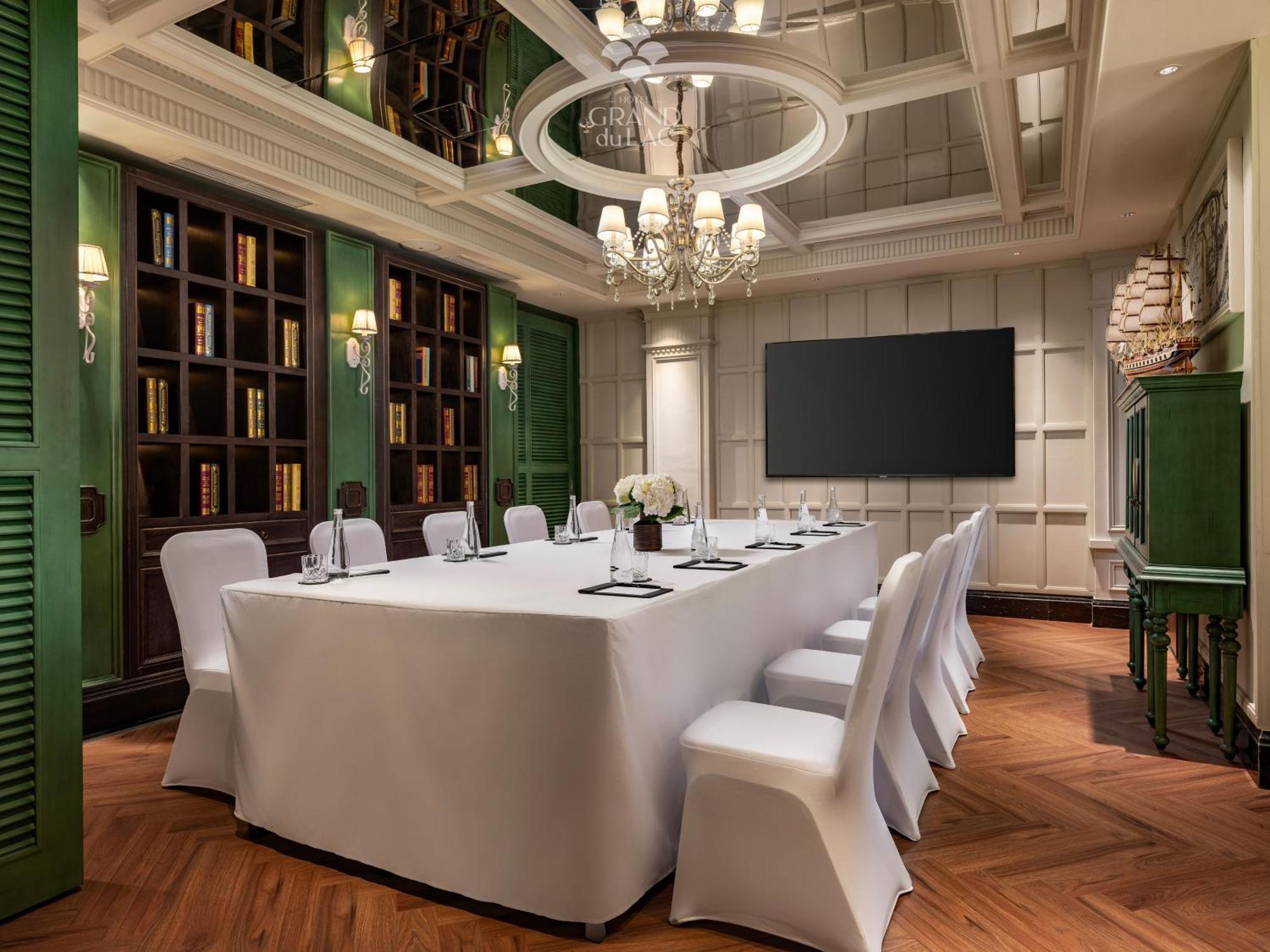 Grand Hotel Du Lac Hanoi Bagian luar foto Library Room
